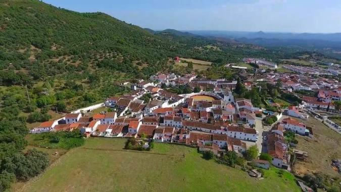 La Morada De Higuera Villa อิกวยรา เด ลาเซียร์รา ภายนอก รูปภาพ